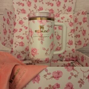 NEW Love Shack Fancy x Stanley 40 oz quencher - Ribbon Rosa.